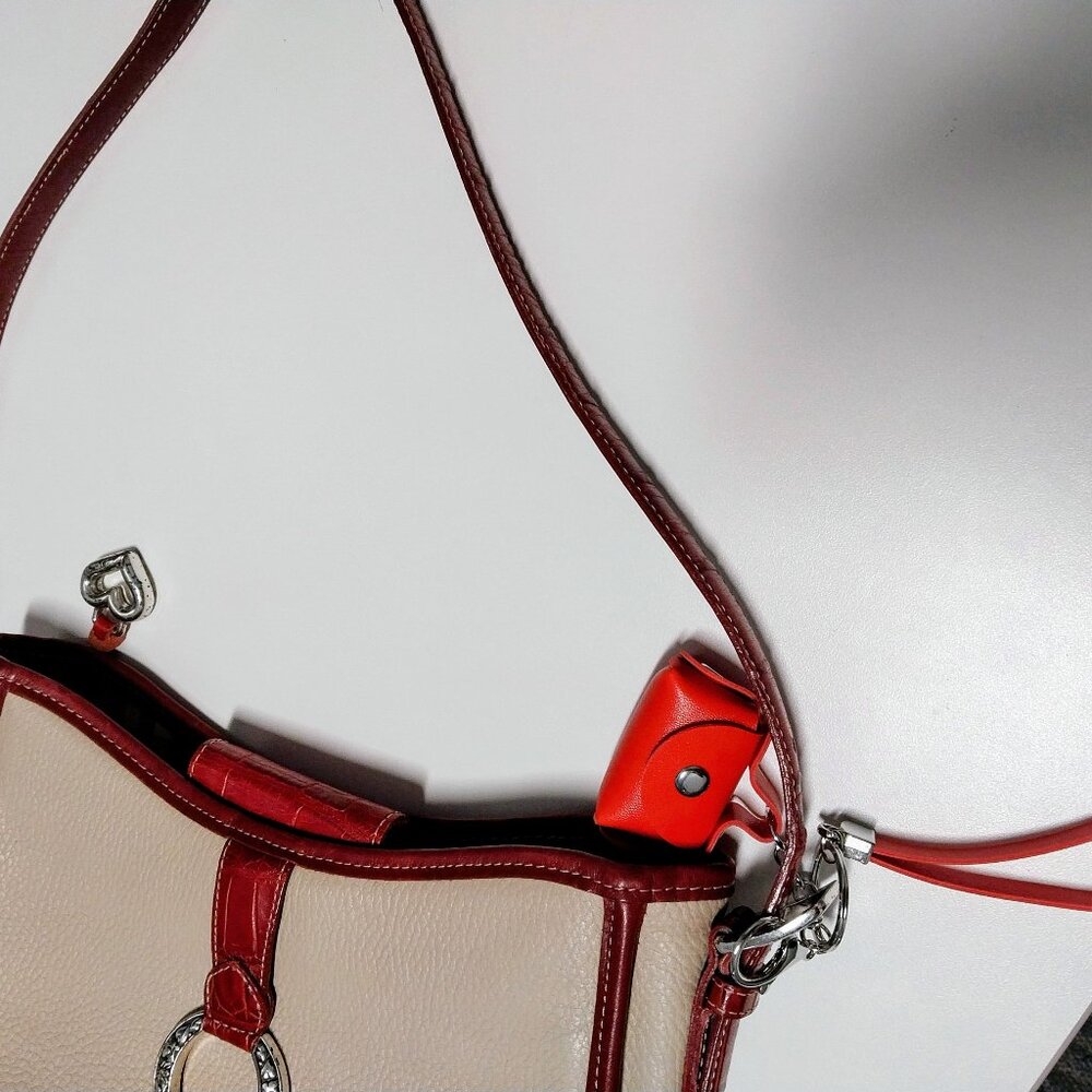 BRIGHTON VINTAGE CREAM/RED LEATHER BUCKET BAG PURSE MEDIUM EUC WITH AIRPOD HOLDE - Picture 14 of 14